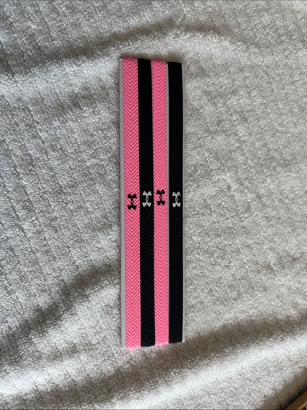 NWOT Under Armour Pink and Black Elastic Hair/Workout Bands - Set of 4